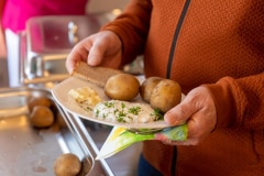 LandFrauen Willingshausen, Pellkartoffeln, Mott und Kochkäse