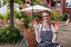 Workshop-Teilnehmerin im Malercafé