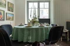 Museumscafe, gedeckter Tisch