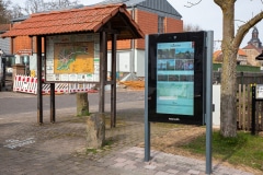 digitaler Rotkäppchenland Infopoint auf dem Gerhardt-von-Reutern-Platz